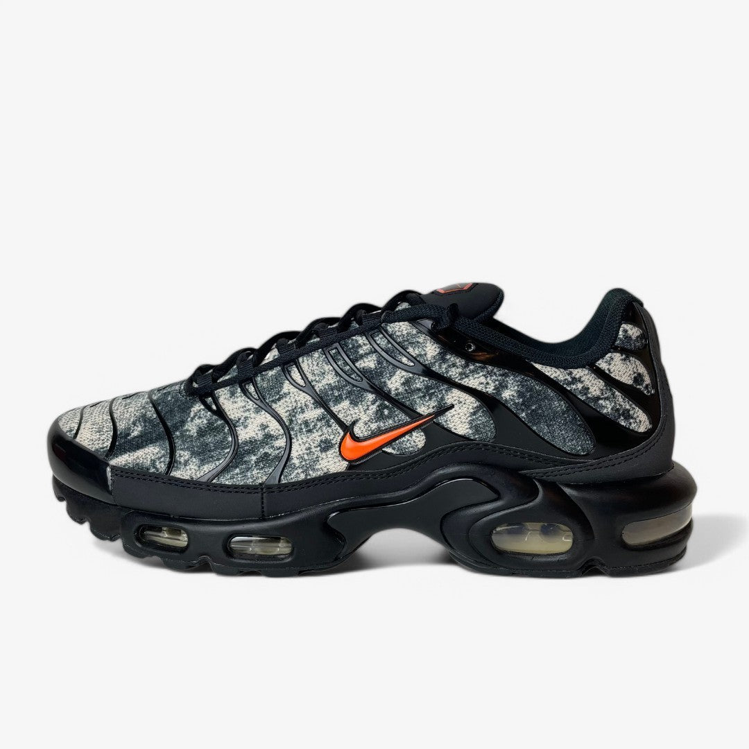 nike black camo shoes