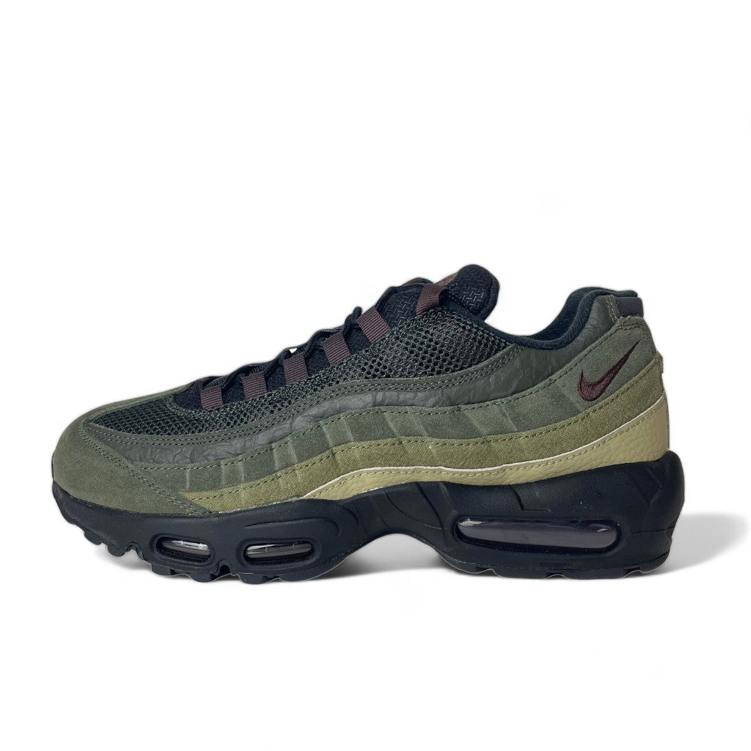 Nike Air Max 95 Black Earth Tn Town